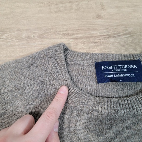 Joseph Turner Size Large 100% Lambswool Sweater Preppy Quiet Luxury FLAW - Picture 9 of 11